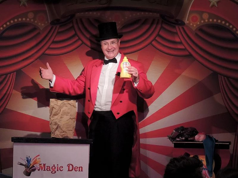 Magic Den’s Silly Spooky Magic Show